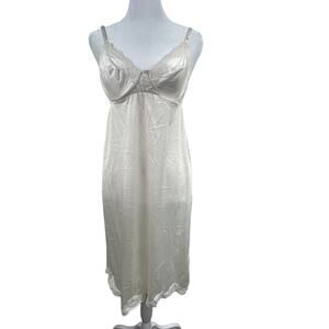 VTG 70s Vaserette Nylon Full Slip Ivory Underwire 34B Lace Coquette Pin Up USA